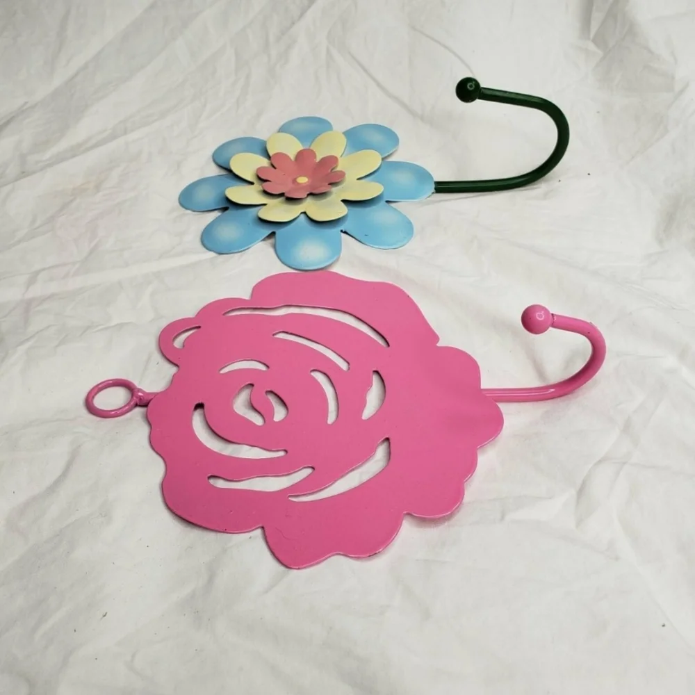 2 Floral Metal Wall Hooks 6